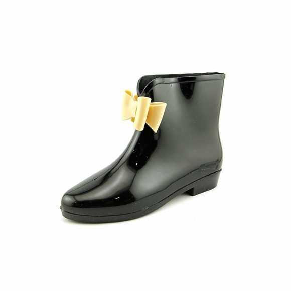 Dizzy Shoes - DIZZY Short Black Rain Boot with Beige Bow Tie